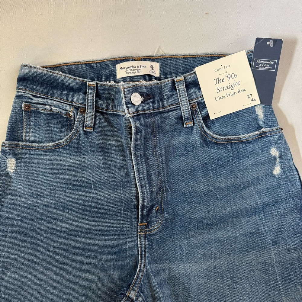 NWT Abercrombie The 90's Straight Ultra High Rise Curve Love Jean sz 27 4 short
